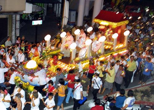 BERARAK_LAMPU