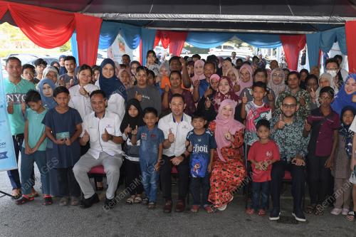 FADHLINA SIDEK