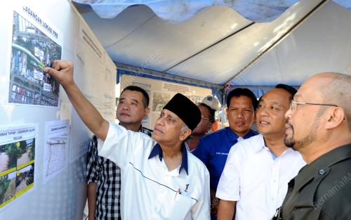 PG02_08032013_MENTERI_JAMBATAN