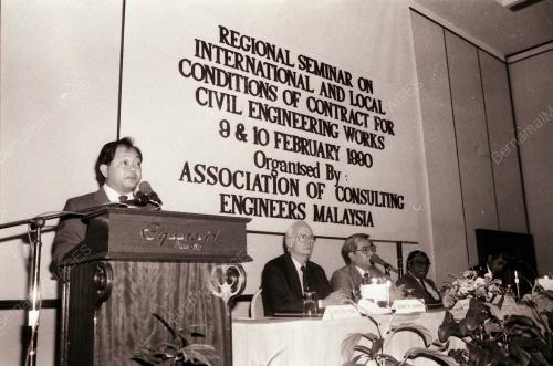 DATUK DR LEO MOGGIE