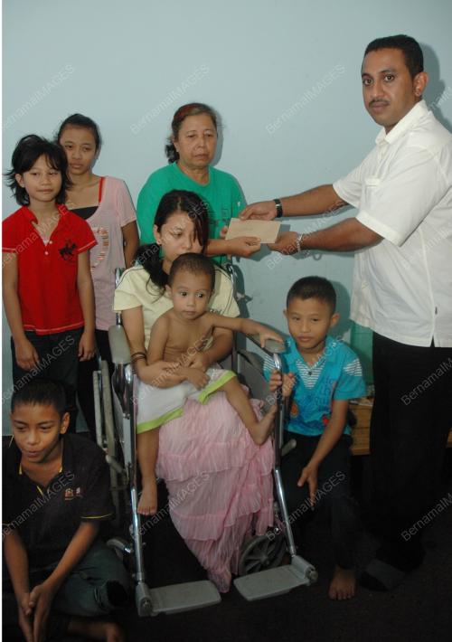 KEMISKINAN TIGA BERADIK