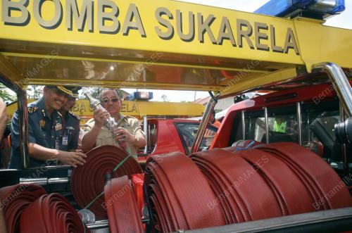 KERETA BOMBA SUKARELA