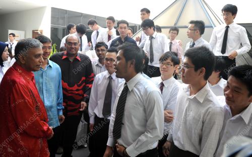 PG02_09062012_MENTERI_MESRA