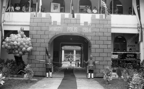 PG02_09072015_BALAI_POLIS