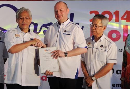 PG02_09082014_MENTERI_SIJIL