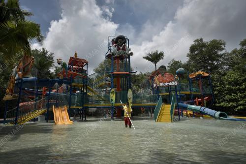 TAMAN TEMA ESCAPE
