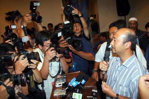 MUKHRIZ TUN MAHATHIR