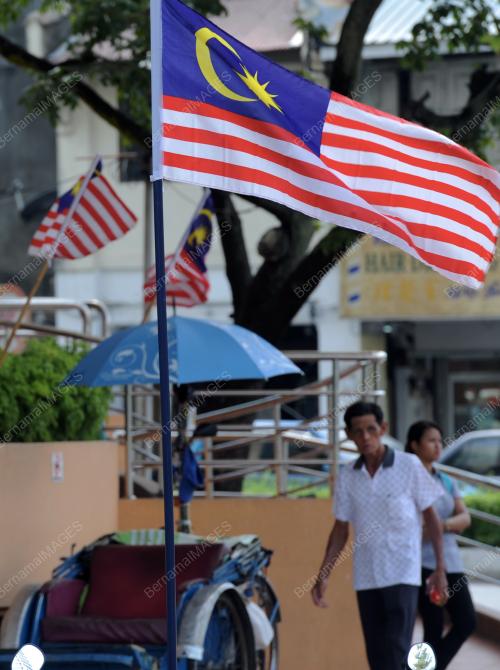 PG02_10082015_BENDERA