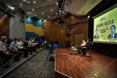 KHAIRY JAMALUDDIN