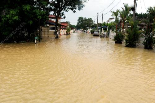PG02_12052015_BANJIR