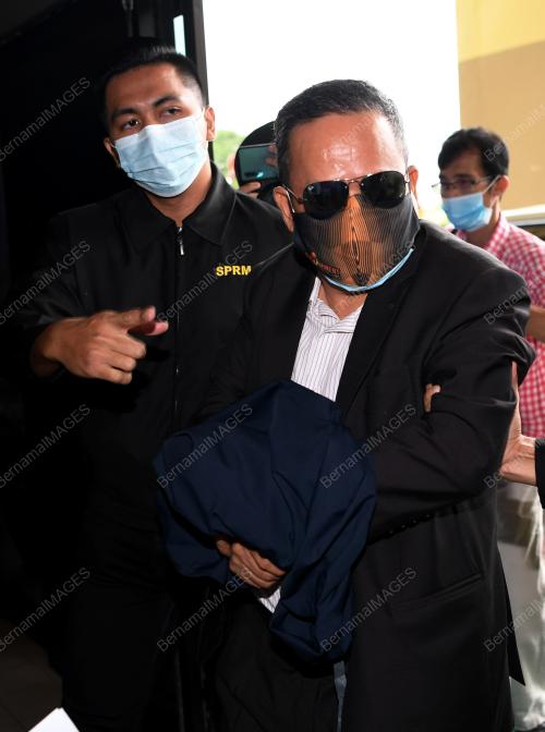 PENGERUSI KOPERASI DIDAKWA