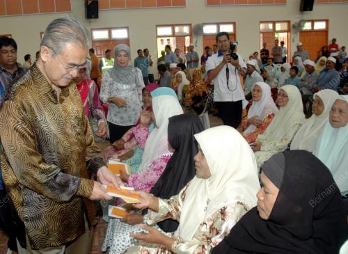 TUN ABDULLAH AHMAD BADAWI