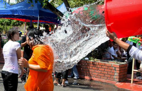PESTA SONGKRAN