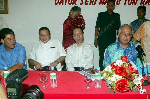 MOHD NAJIB TUN ABDUL RAZAK