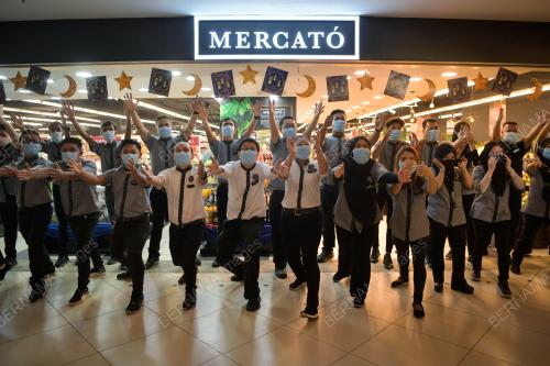 MERCATO PLAZA ISLAND