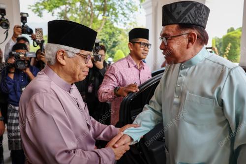 TUN AHMAD FUZI ABDUL RAZAK