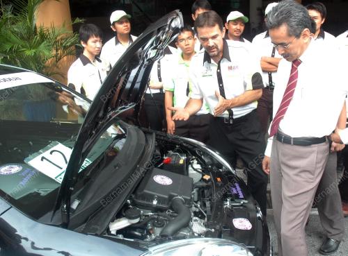 UNIVERSITI SAINS MALAYSIA