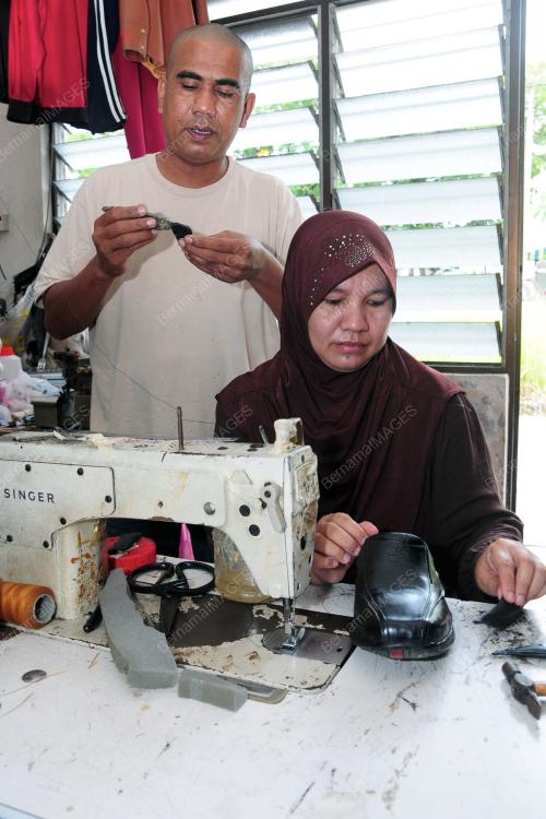 PG02_14092012_TUKANG_KASUT