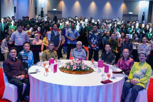 TUN AHMAD FUZI ABDUL RAZAK