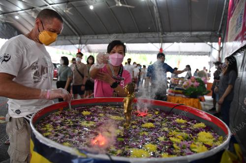 HARI WESAK