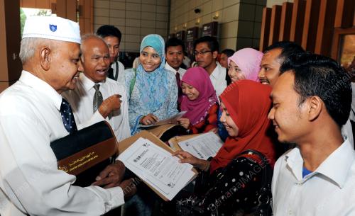 PG02_15082013_WARGA_EMAS