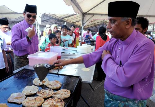 PG02_15092012_MENTERI_MURTABAK