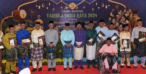 TUN AHMAD FUZI ABDUL RAZAK
