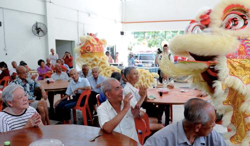 PG02_18012012_TARIAN_SINGA