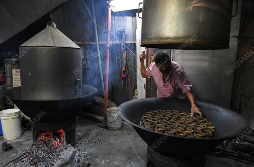 KUIH BAKUL