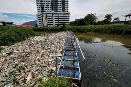 SAMPAH SUNGAI JURU