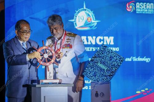 DATUK SERI MOHAMED KHALED NORDIN