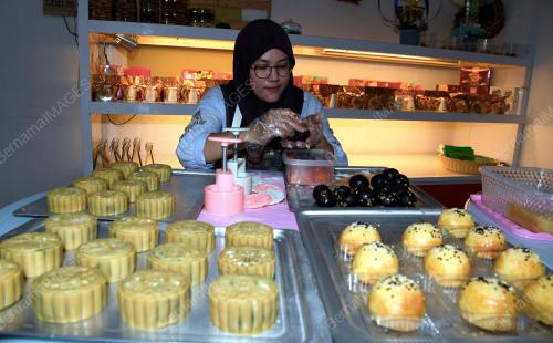 KUIH BULAN