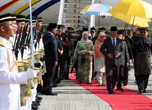 AGONG LAWAT PULAU PINANG