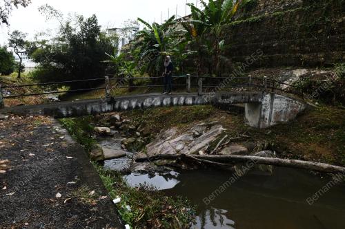 AIR TERJUN PAK LAH