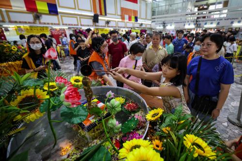 HARI WESAK