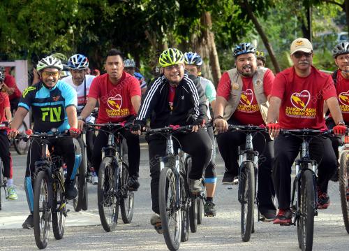 DATUK SERI DR MUJAHID YUSOF