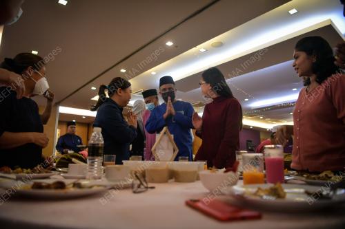 DATUK SERI REEZAL MERICAN NAINA MERICAN