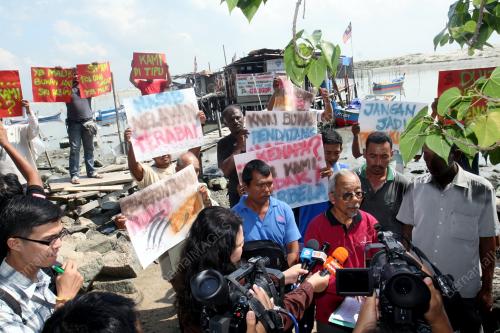 BANTAHAN NELAYAN
