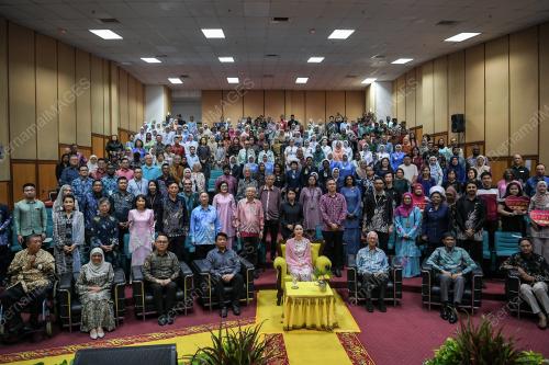 RAJA PERMAISURI PERAK TUANKU ZARA SALIM