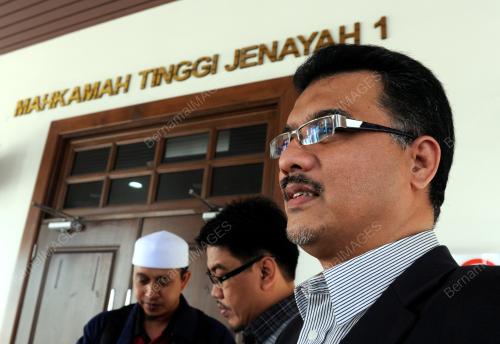PG02_24072015_ISZUREE