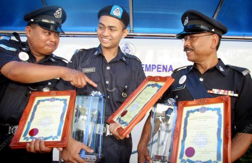SAMBUTAN HARI POLIS