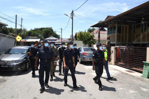 POLIS RONDA KAMPUNG
