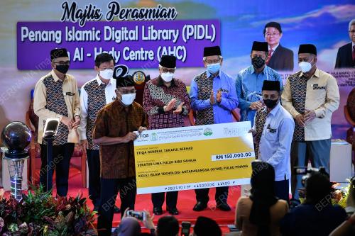 TUN AHMAD FUZI ABDUL RAZAK