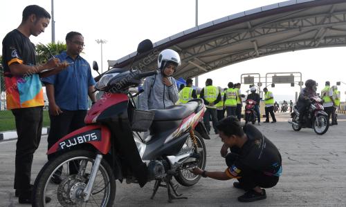 PG02_27052019_PERIKSA_MOTOSIKAL_BN201905260778