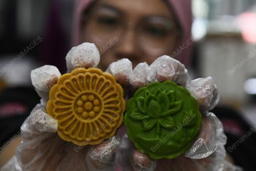 KUIH BULAN