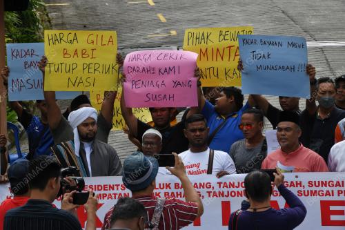 PENGUSAHA PERNIAGAAN BANTAH