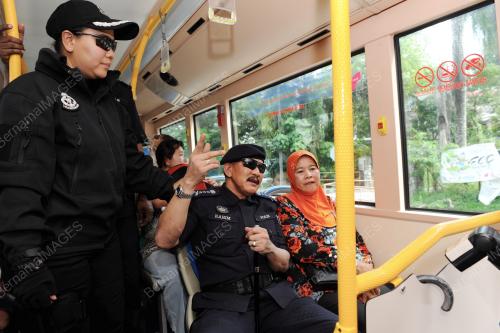 PG02_28112013_RAHIM_PENUMPANG