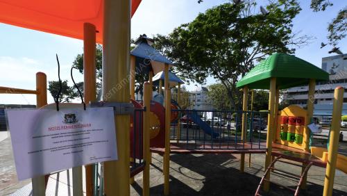 TAMAN PERMAINAN DITUTUP