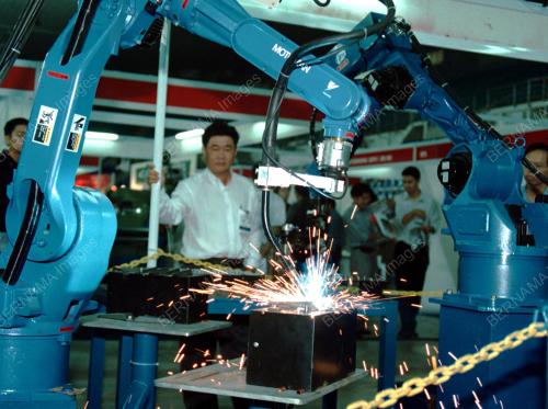PAMERAN-ROBOT