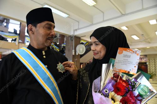 PENGARAH BORIA TERIMA DATUK